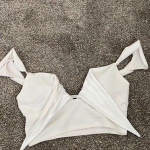 Size S tie top